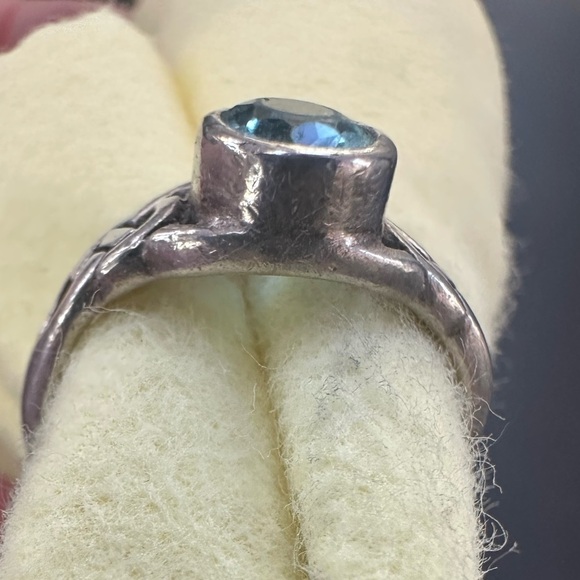 Vintage Sterling Silver 925 Blue Topaz Ring Size 7.5 Celtic Band Bezel Set Oval - Picture 7 of 9